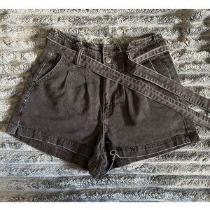 American Eagle Black High-Waisted Belted Denim Shorts – Size 4